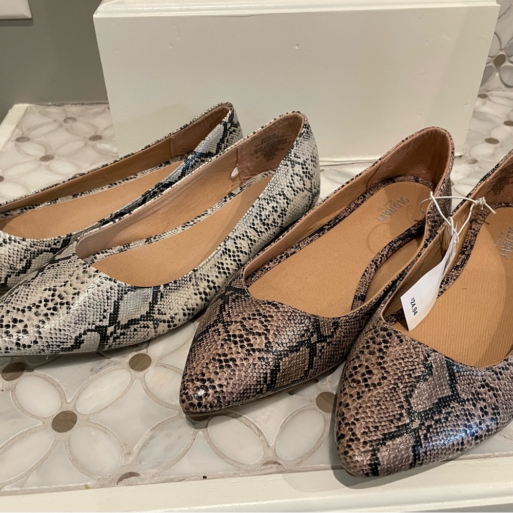 Old Navy Snakeskin Pointed Toe Flats in Brown and White
